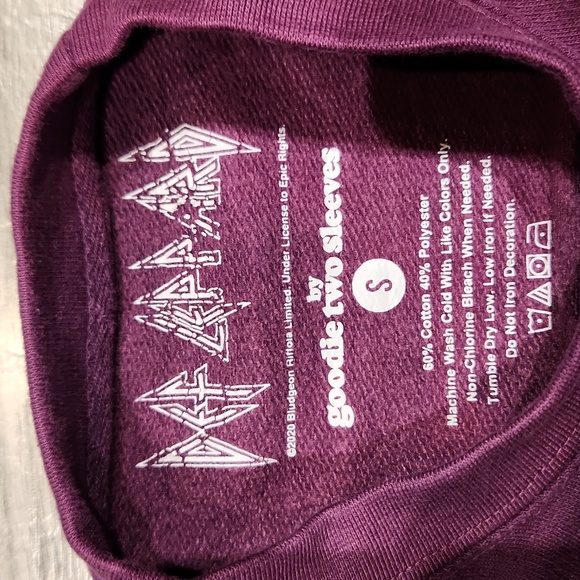 EUC Def Leppard By Goodie two Sleeves Hysteria Women's sz S Sweatshirt - Picture 3 of 4